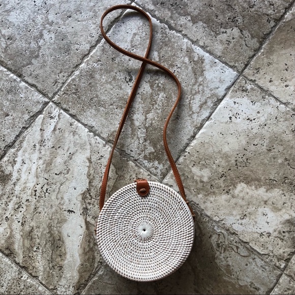 Woven Wicker Rattan Round Circle Bag - Picture 2 of 5